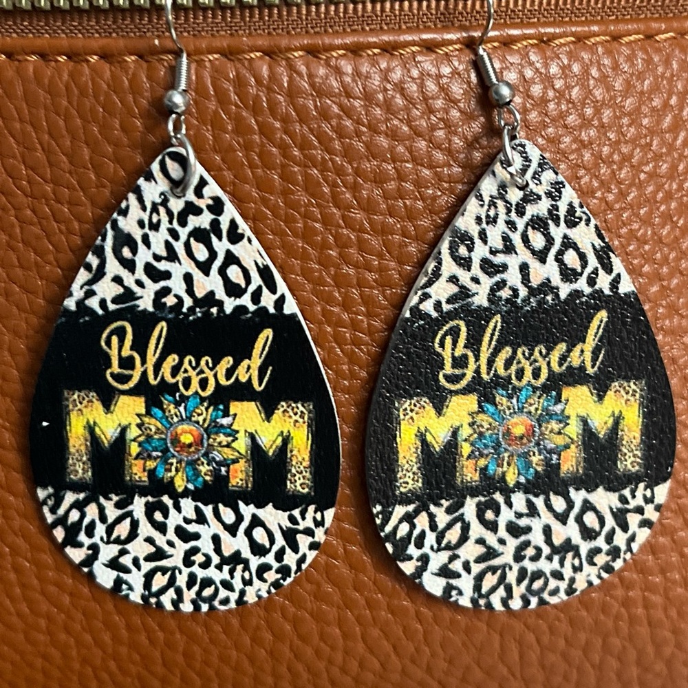 “Blessed Mom” teardrop shaped faux, leather earrings. Design front and back NIP.